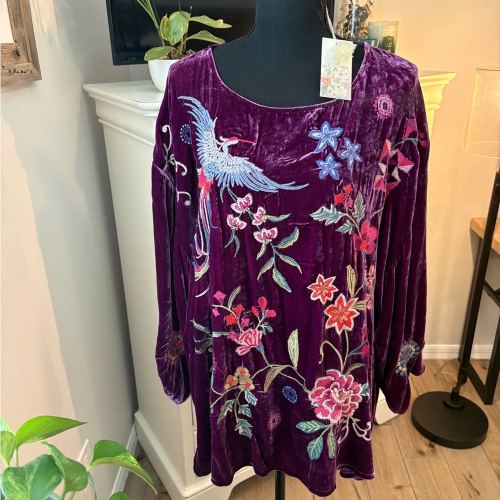 Johnny Was NWT
VELVET BOATNECK BLOUSE - NIKKOLA, 2X